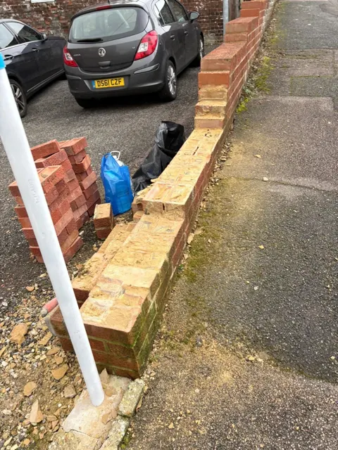 Boundary wall maintenance